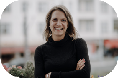 Porträt von Maja Kienbaum, Vorstand bei NEFESCH 52°13° e.V.
